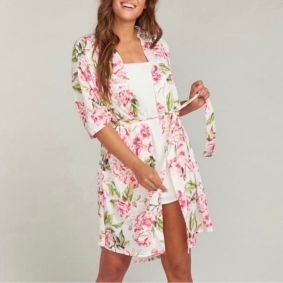 Show Me Your MuMu Other - NWOT floral robe one size